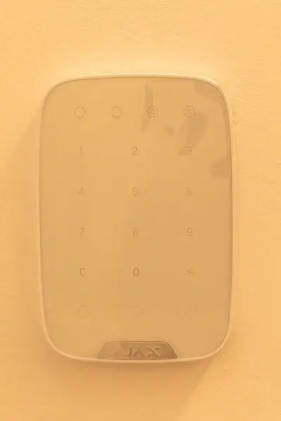 1A Gewerbebetrieb mit Halle und Büroräumen: Erstbezug mit Top-Ausstattung!