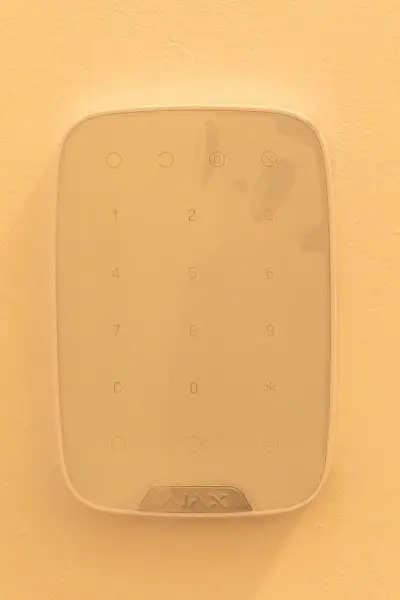 1A Gewerbebetrieb mit Halle und Büroräumen: Erstbezug mit Top-Ausstattung!