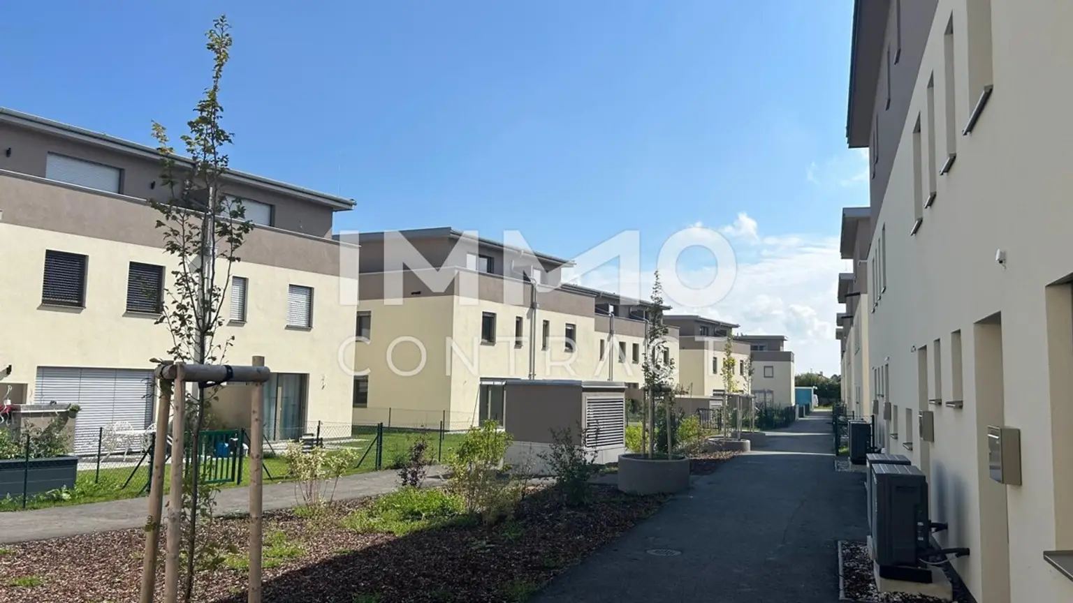 Modernes Reihenhaus in Top Lage inkl. Keller und 2 Tiefgaragenplätzen provisionsfrei!!