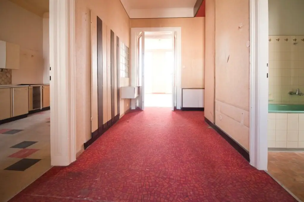 4-Zimmer Wohnung mit herrlichem Altbau-Flair | großzügig | sehr guter Grundriss | sanierungsbedürftig