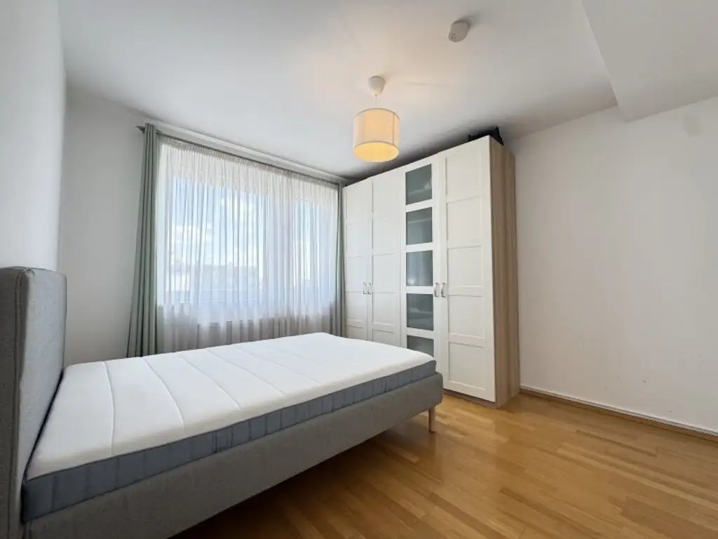 OPEN HOUSE-Besichtigung mit Einzelterminen, am Samstag, den 09.08.2025, ab 10:00 Uhr! Möblierte Vierzimmerwohnung mit großzügiger Loggia,Fernblick inkl. Garagenplatz im Herzen von Stadlau
