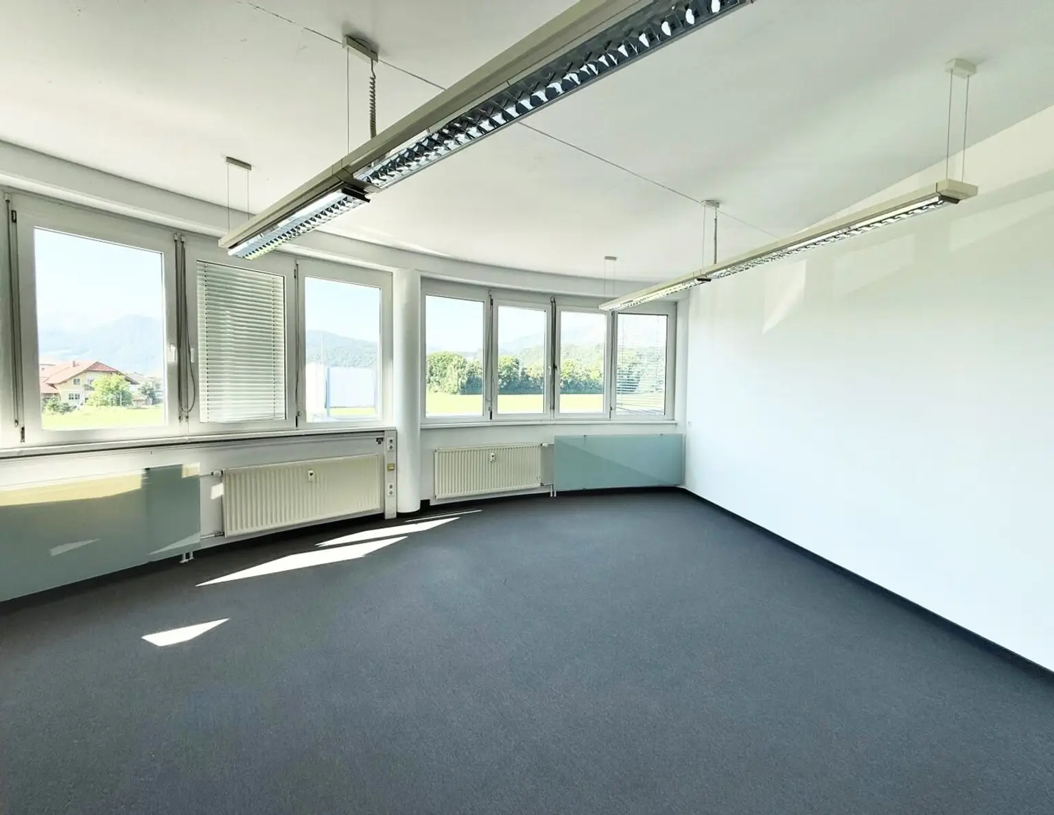 Modernes Büro mit Untersbergblick - Top Lage im Gewerbepark Anif