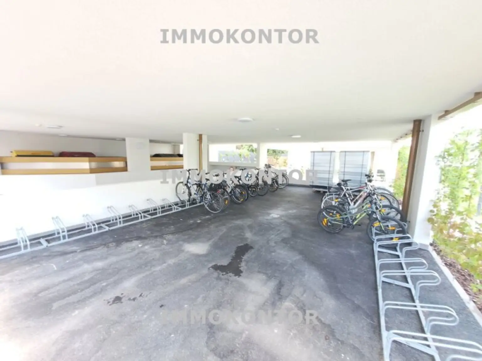 KOMPAKT mit Garten und Stellplatz