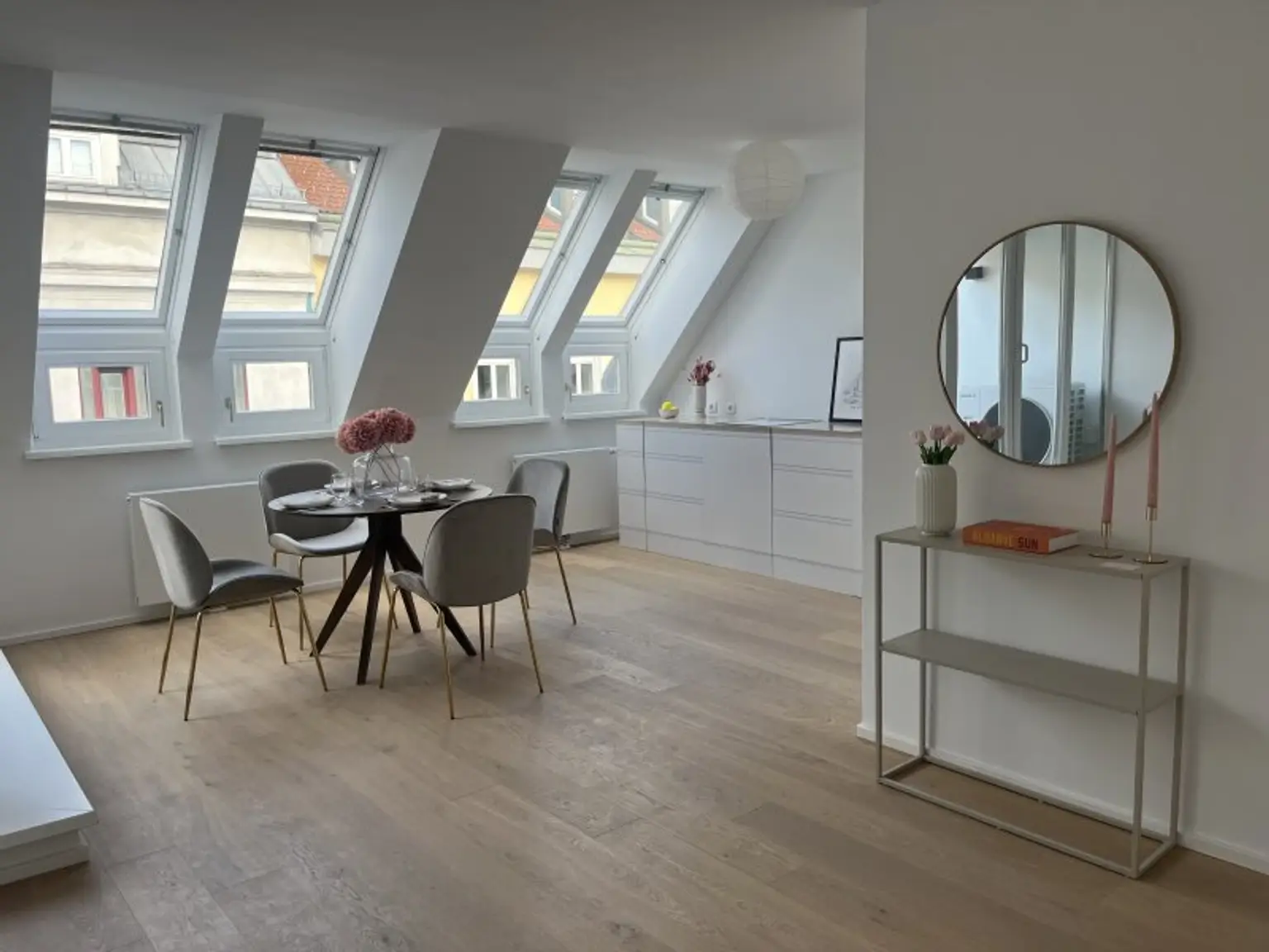 Schöne Dachgeschoss-Maisonette mit 83m², 3 Zimmern & Terrasse in 1180 zu kaufen!!
