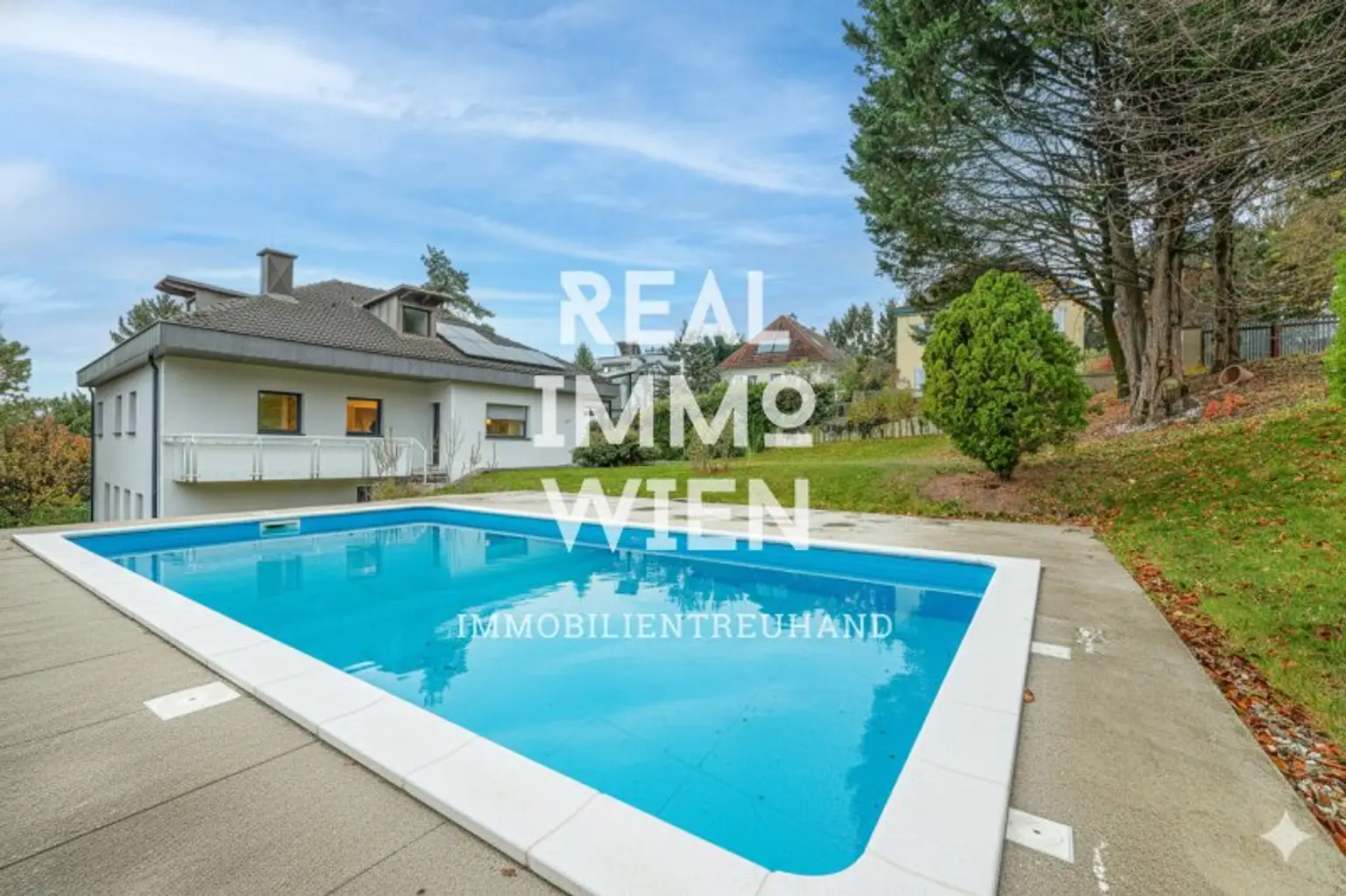 Moderne Villa mit Traumblick am Rande der Stadt..