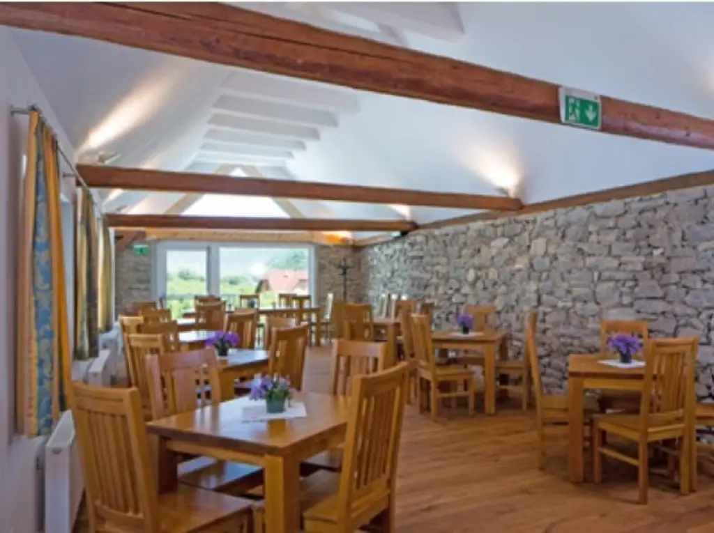 Rarität in der Wachau, 6 Apartments, Restaurant mit Wintergarten, Dachausbau-Potenzial