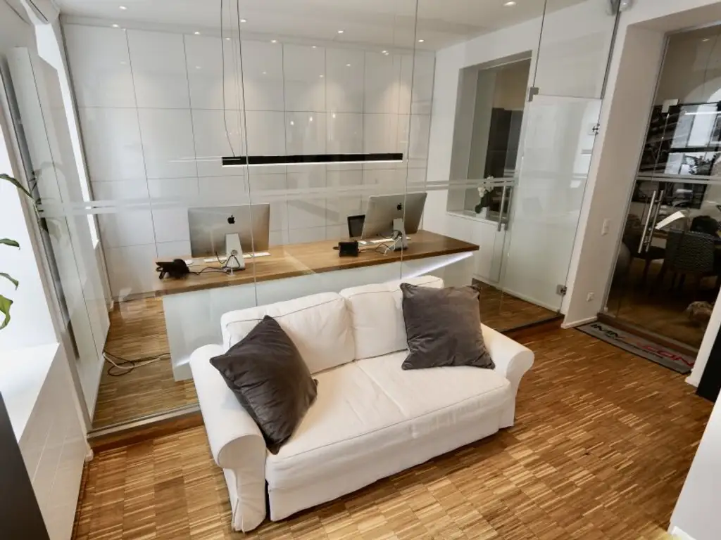 Investment mit ansprechender Rendite - Hochwertig ausgestattete Büro-, Praxis- bzw. Geschäftsfläche in U-Bahn-Nähe