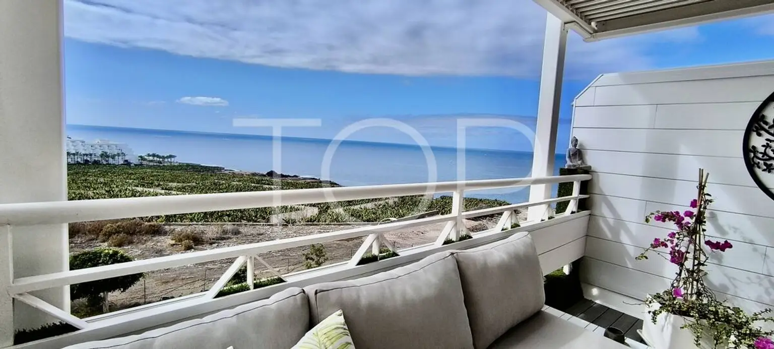 Exklusives Duplex-Penthouse direkt am Meer in bester Lage in Callao Salvaje