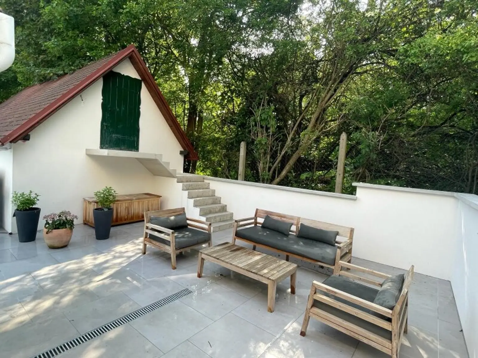 Exklusive und Top sanierte Gartenwohnung