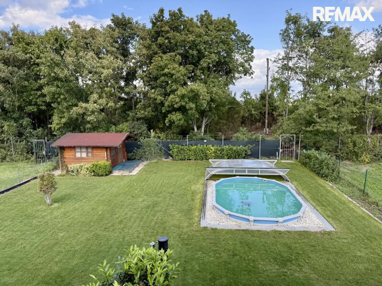 Seenahe Lage mit Badeplatz – Einfamilienhaus am Schloßsee (2. Reihe) inkl. Seezugang, ca. 125 m² Wfl.