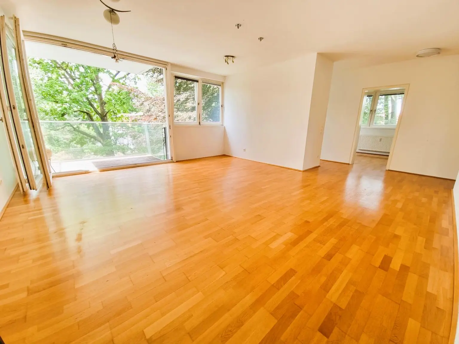 Erstklassiges Wohnen in Parsch – 3 Zimmer, Balkon, TG & mehr