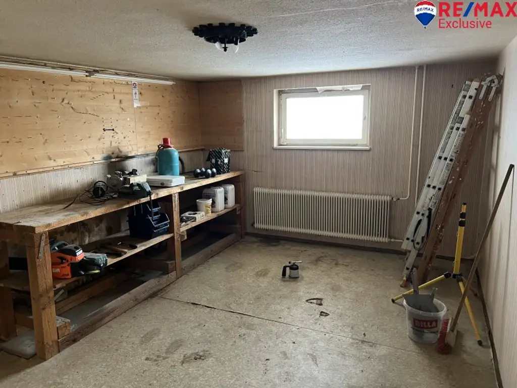 Der Hohen Wand und dem Schneeberg so nah! Sanierungsbedürftiges Einfamilienhaus mit Garten und Garage!