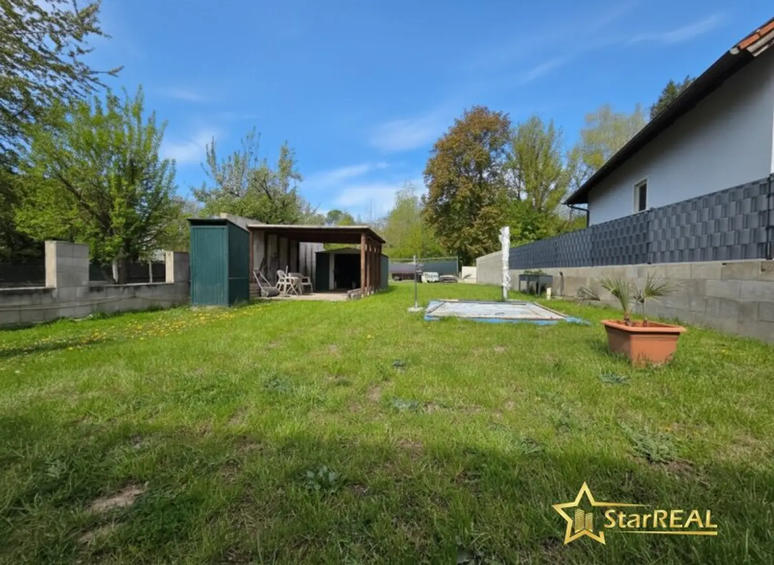 Ihr Traum vom Eigenheim – gestalten Sie selbst! Bungalow-Rohbau mit 485 m² Eigengrund, 2 Terrassen & Carport.