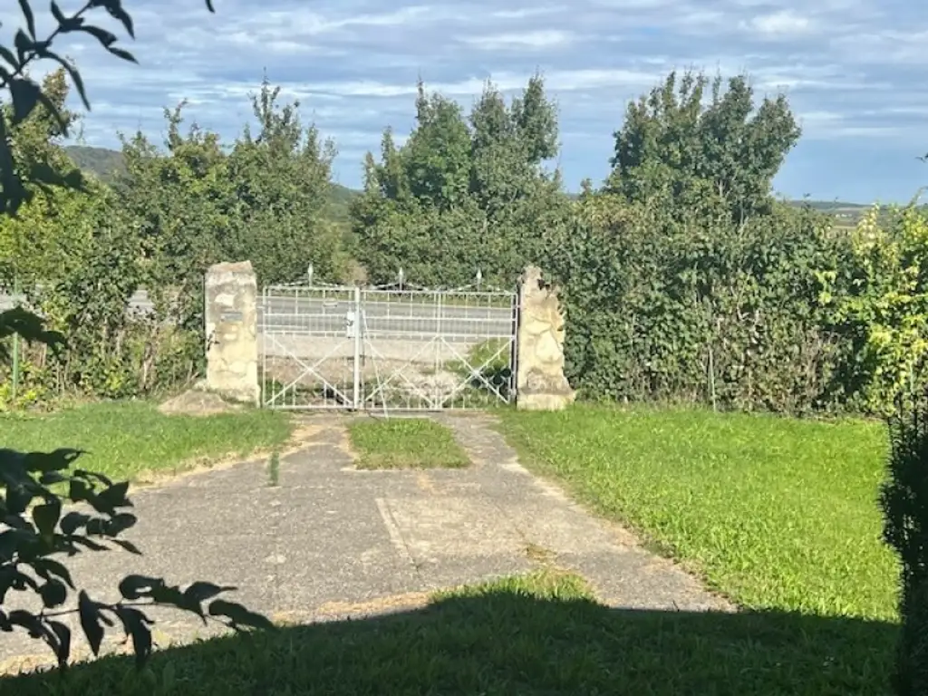 Seeblick inklusive! Bungalow mit 3 Schlafzimmern und charmantem Garten- mit Erweiterungsmöglichkeit!