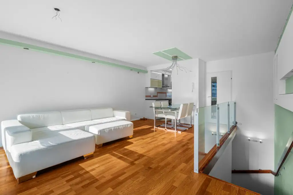 "Uno Cty- Donau City- 3 Zimmer Maisonette- Loggia"