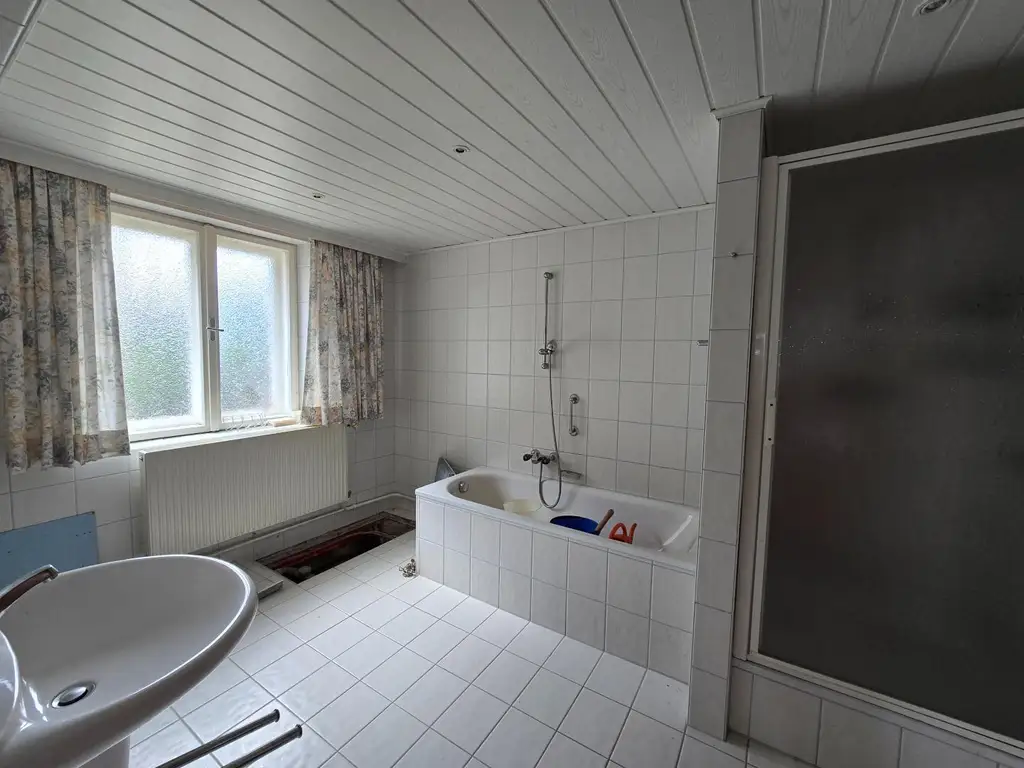Großes Haus mit Entwicklungspotenzial in Mönichkirchen / ehemaliges Hotel