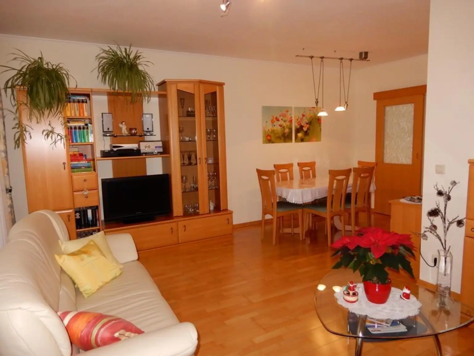 Wohnzimmer Bild 4