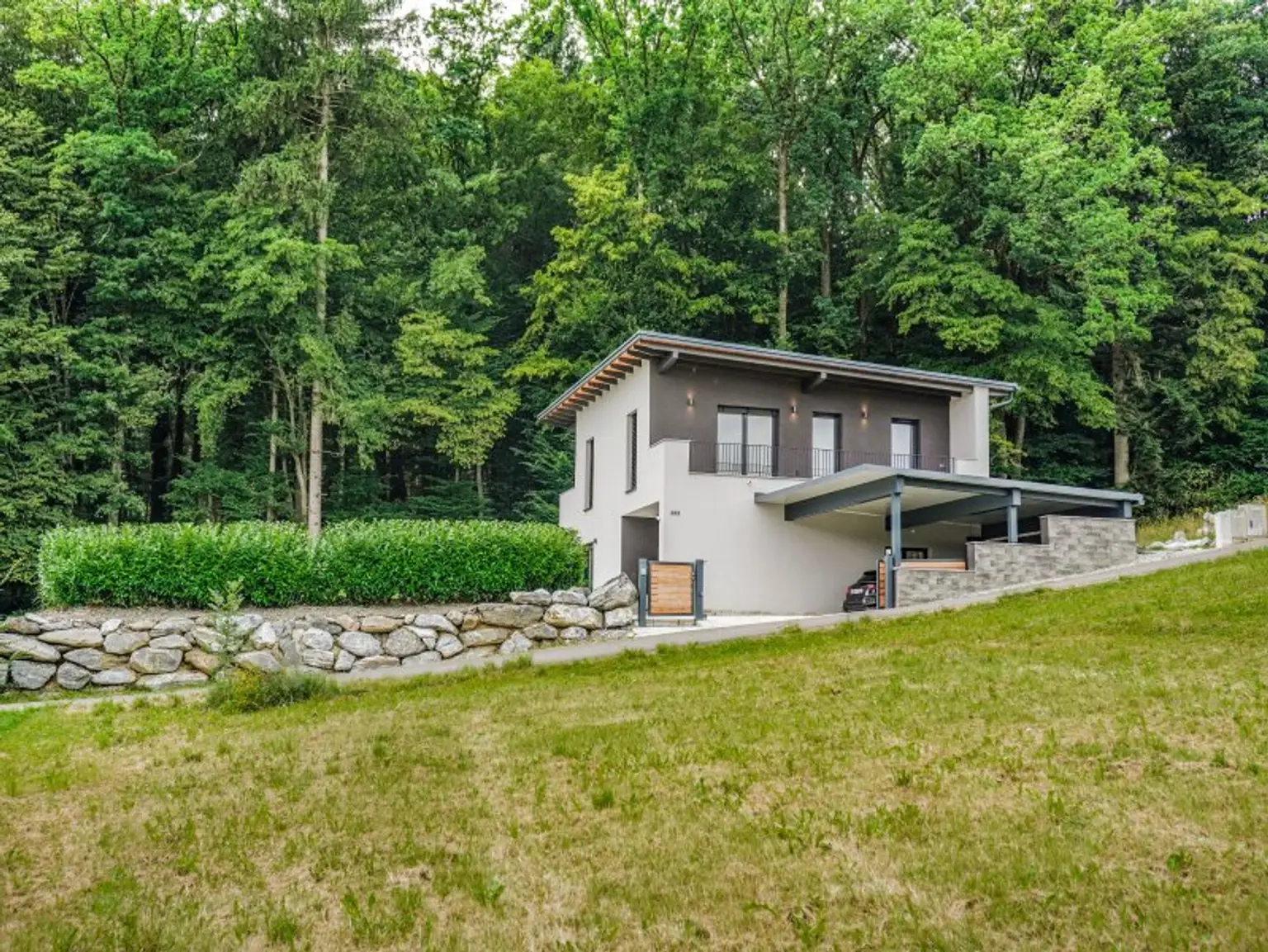 Vulkanland-Idylle trifft Design – Exklusives Architektenhaus in Kirchbach