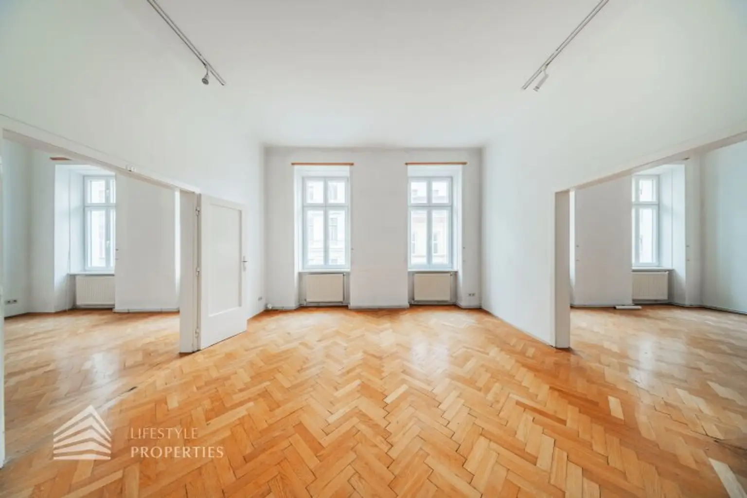 Helle 4-Zimmer Wohnung, Nähe Kutschkermarkt