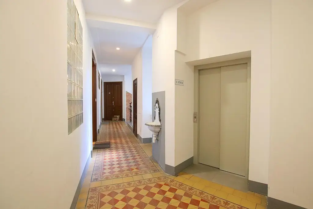 Wunderschöne Altbauwohnung - 2 Zimmer mit perfektem Grundriss