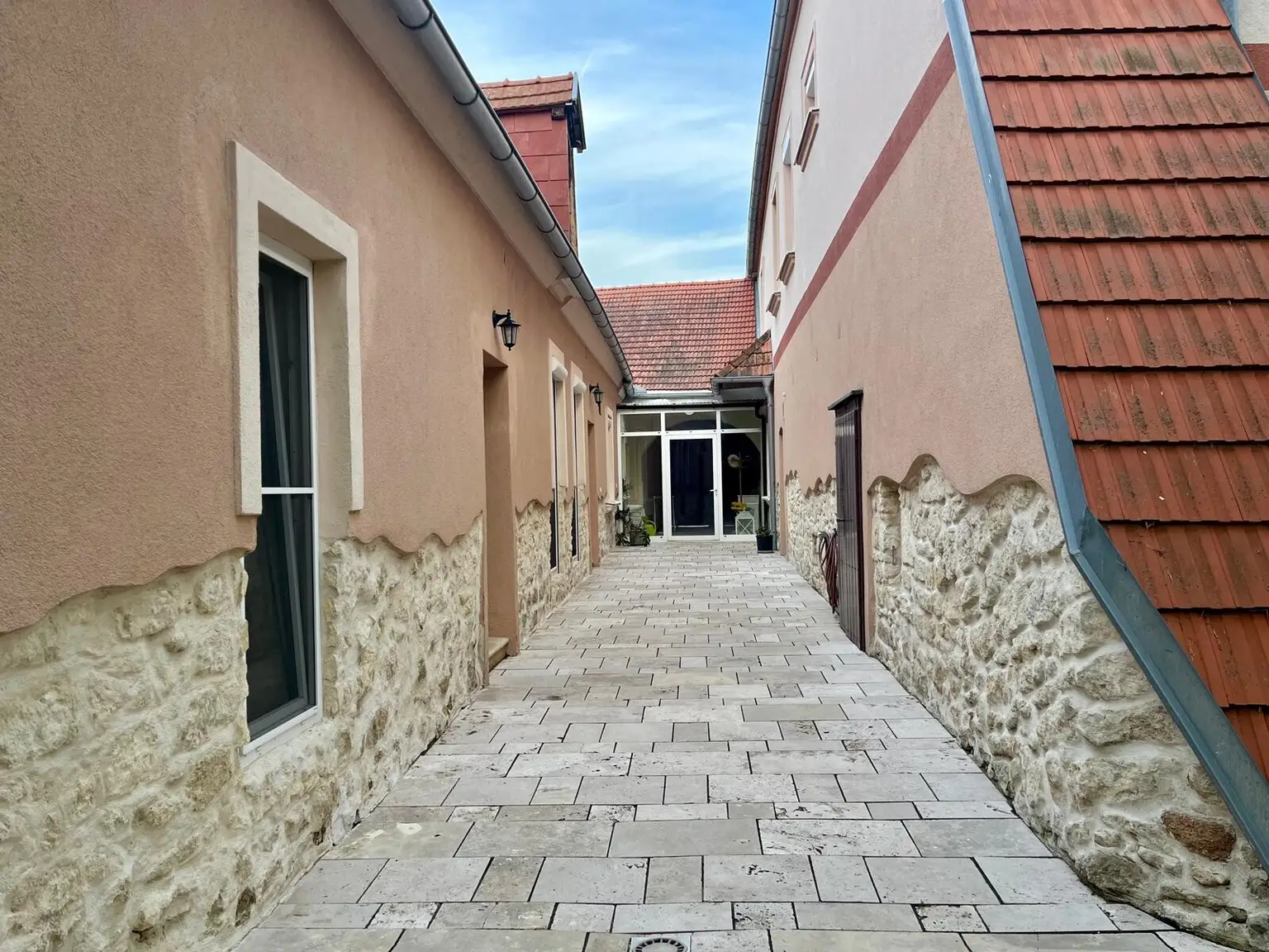 Historische Altbauvilla trifft auf modernen Luxus – Ihre private Residenz an der Leitha!