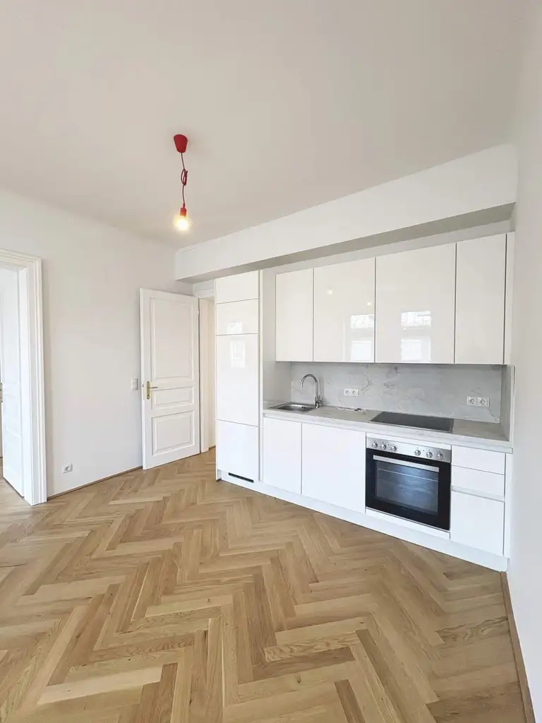 Erstbezug nach Sanierung -
Moderne 2 Zimmer Wohnung im Altbau