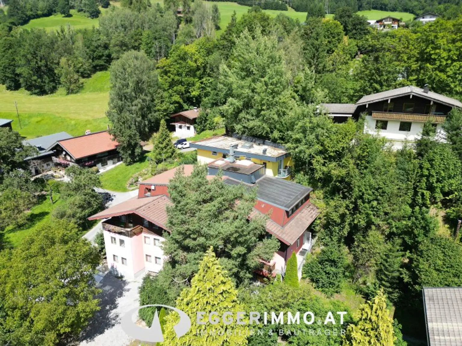 Attractive Apartment House – Ideal for Investors & Owner-Operators in Bruck a. d. Großglocknerstraße.