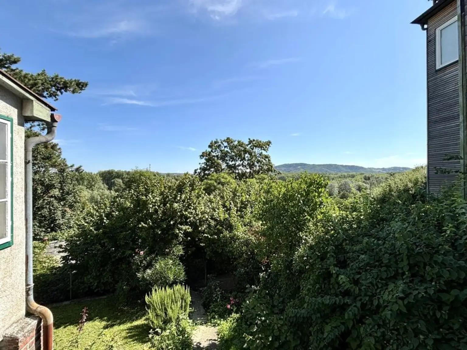 Einfamilienhaus mit historischem Hintergrund im Martinsviertel - unverbaubarer Panorama-Fernblick
