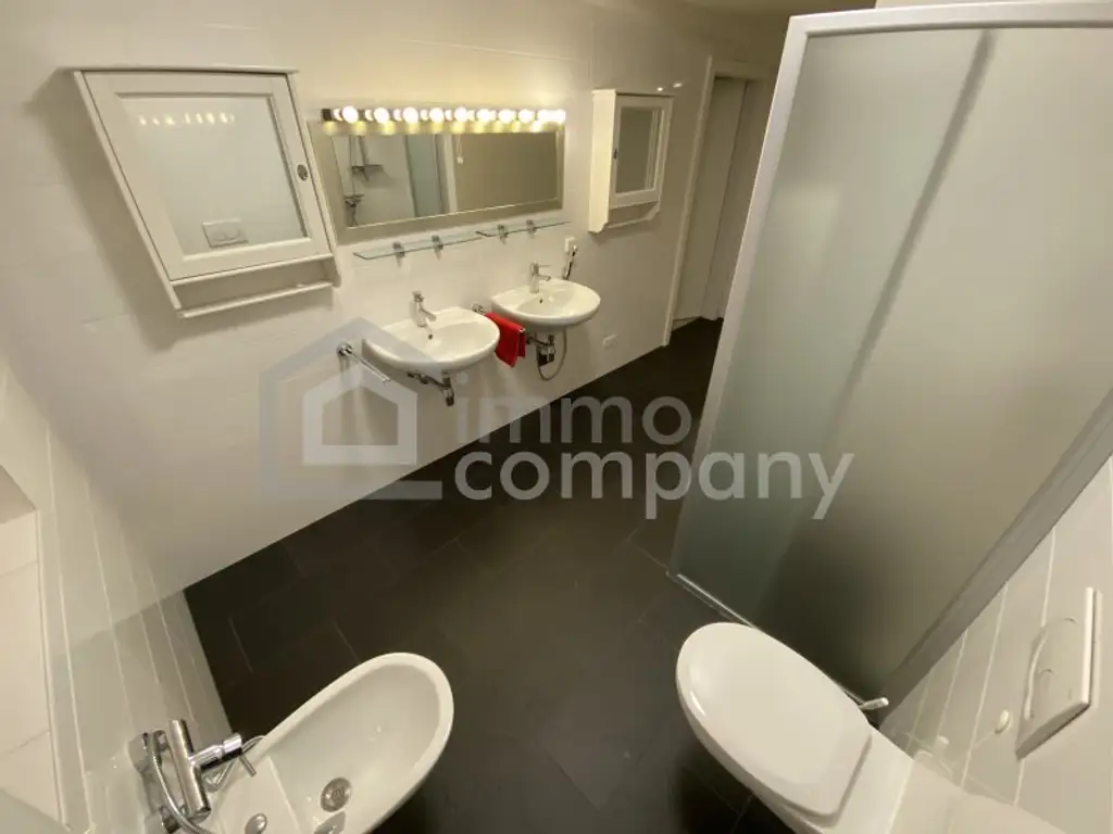 Moderne 3-Zimmer-Wohnung + Balkon + Garage