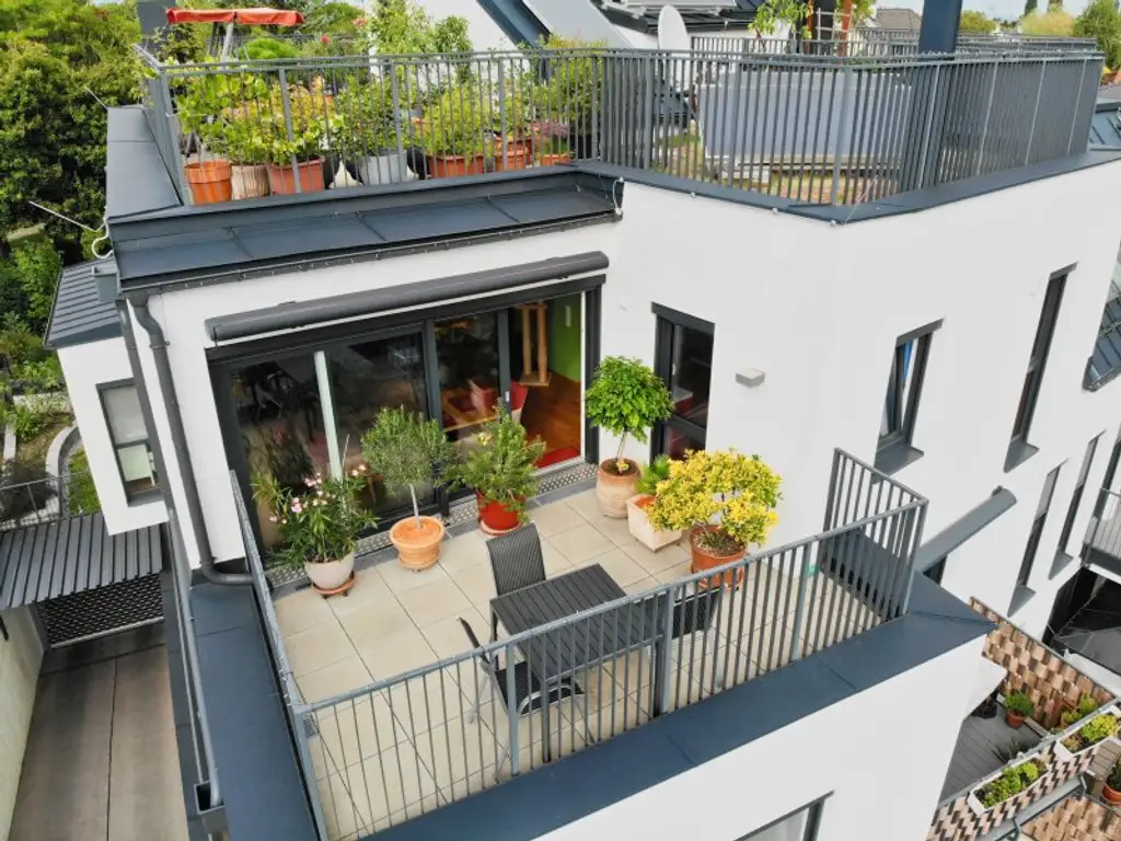Exklusive 4-Zimmer Dachgeschosswohnung | private 39 m² Dachterrasse & Terrasse auf Wohnebene | Klimaanlage