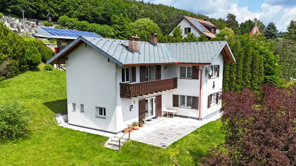 Einfamilienhaus auf sonnigem Doppelgrundstück in fabelhafter Aussichtslage