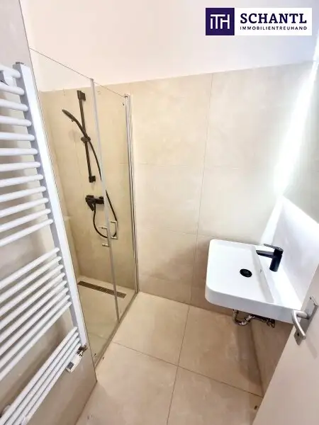 Eckjuwel mit Erker - Sonnendurchflutet und perfekt angebunden! Entzückende Altbauwohnung + Traumhaft schönes Haus + Perfekte Infrastrukur und Anbindung + Neue Einbauküche! Jetzt zugreifen!