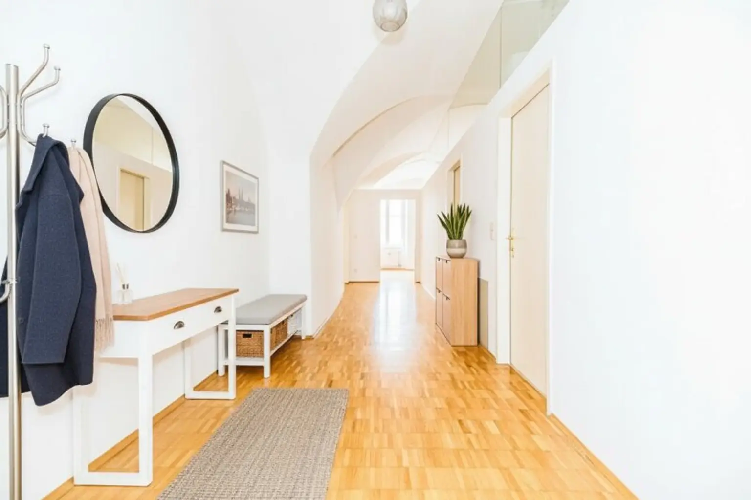 1 MONAT MIETFREI I AB SOFORT I XL-TERRASSE I TOP-KÜCHE I SEHR HELL & RUHIG I BADEWANNE I WG TAUGLICH I MODERN SANIERT I LICHTDURCHFLUTET I SEHR ZENTRALE LAGE AM STADTPARK I