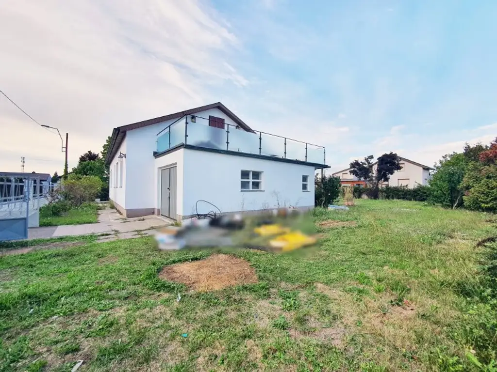 ++TOP++ Seltene Gelegenheit!  Charmantes Einfamilienhaus auf 898 m2 Grundstück - großer Garten!  Sehr ruhig und ZENTRAL gelegen mit eigene Garage!  TOP Anlage +++