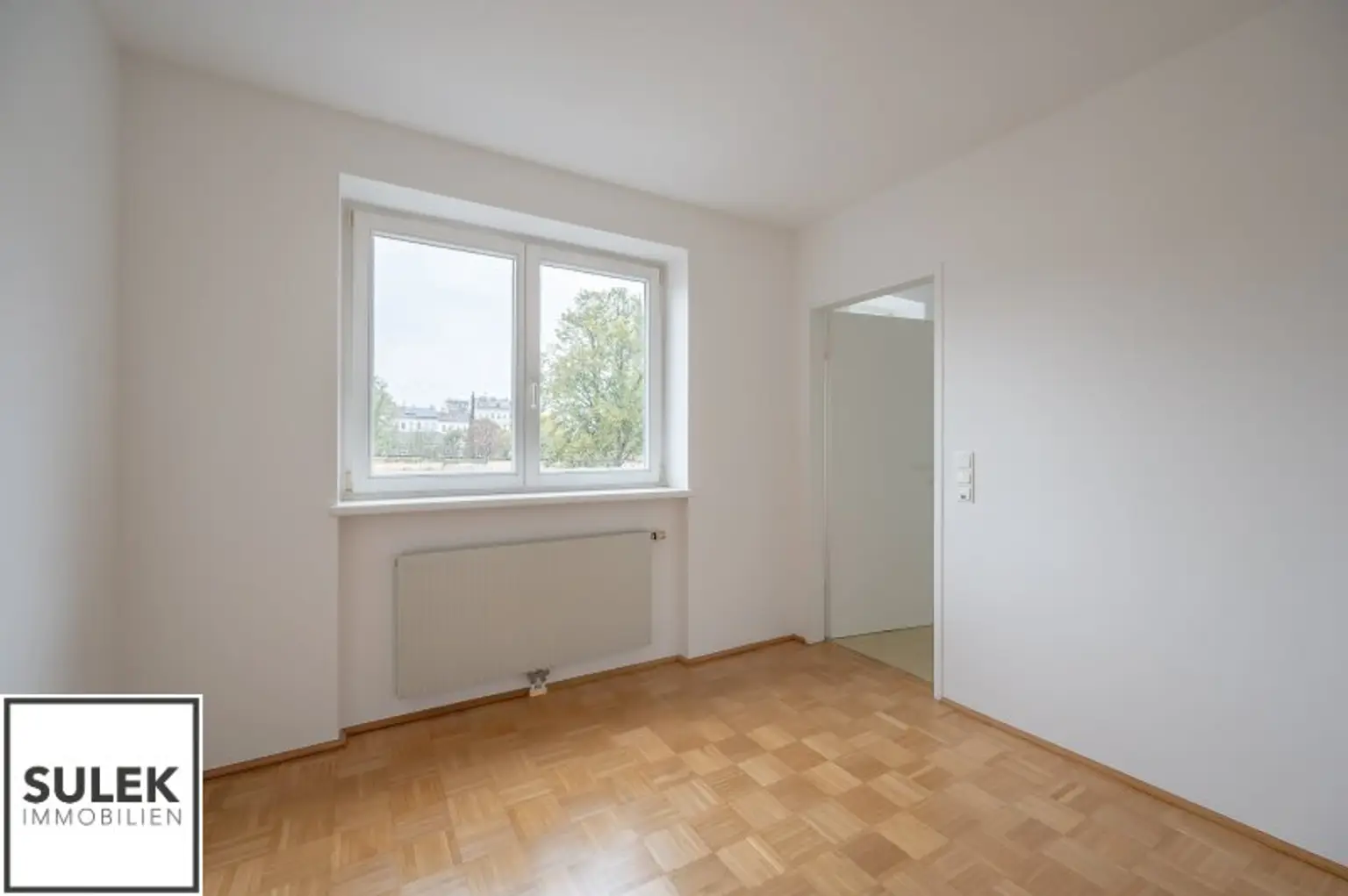 großzügige gut aufgeteilte 2 Zimmer Wohnung im 2.OG // Nähe Johann-Nepomuk-Vogl-Platz // ab sofort