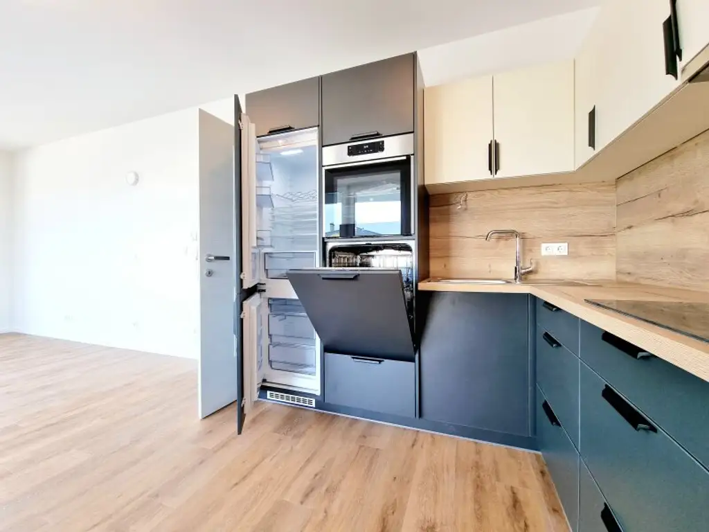 Exklusive 3-Zimmer Wohnung | 68 m² + 22 m² Balkon | Carport inkludiert | € 899 Gesamtmiete