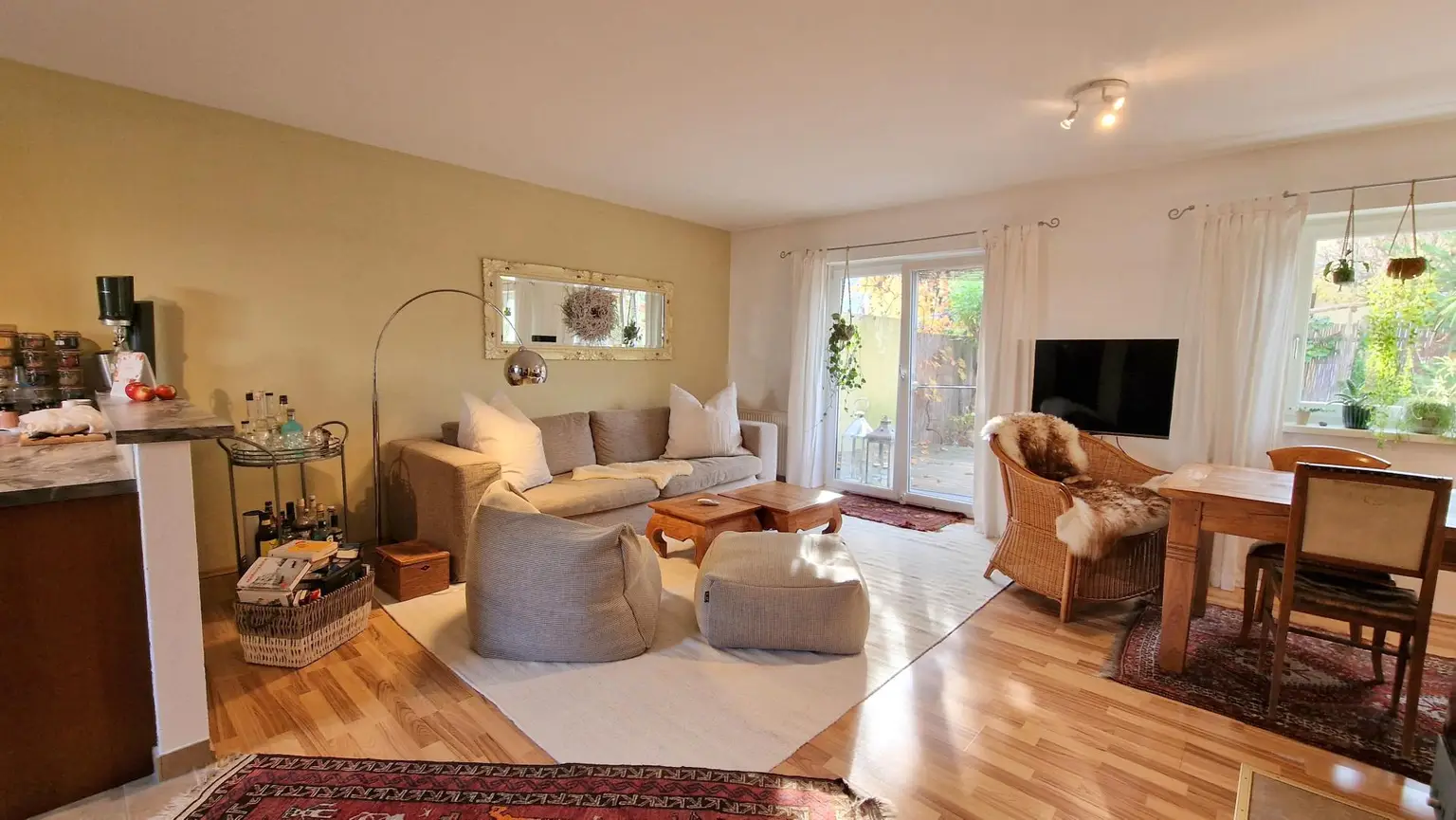 Charmantes Reihenhaus mit Garten, Pool und Terrasse – gepflegt & bezugsbereit ab Sommer 2026