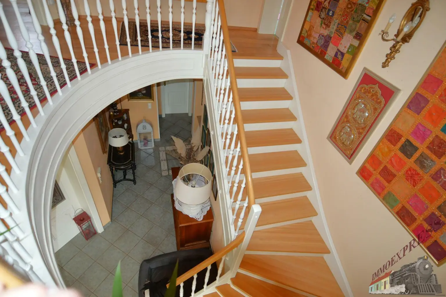 Repräsentatives Einfamilienhaus im italienischen Stil auf ca. 2.711 m²