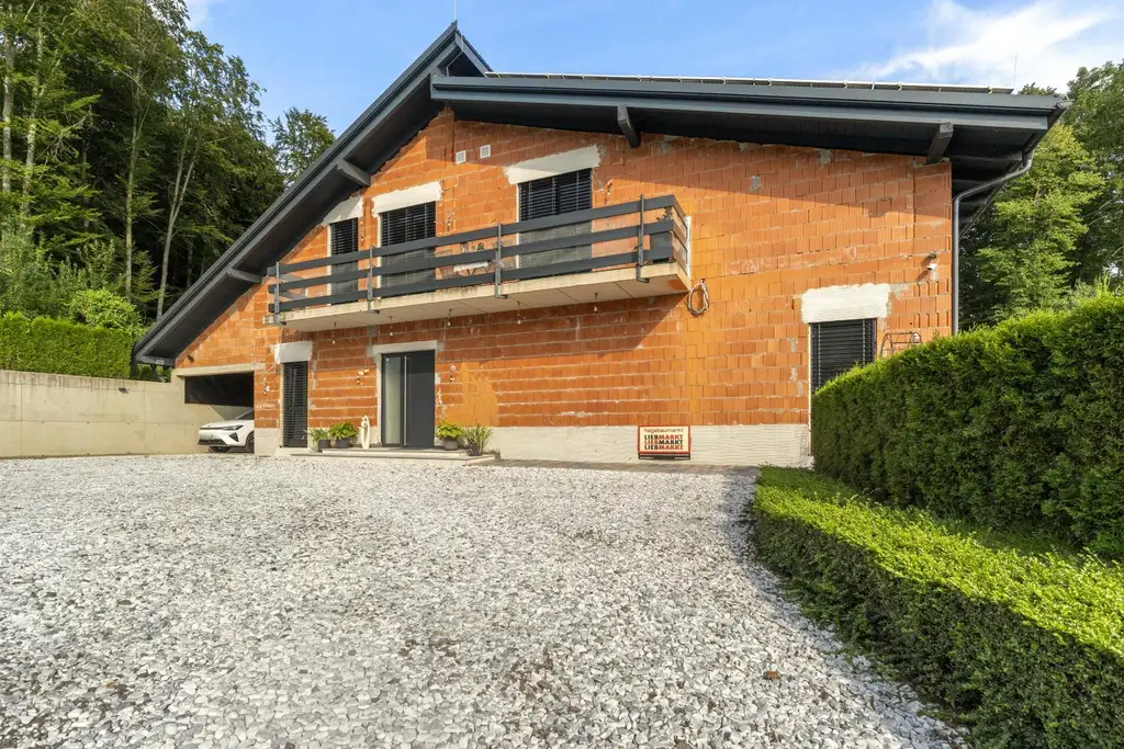 Hochkarätiges Mehrfamilienhaus im steirischen Thermen - und Vulkanland – stilvolles Wohnen in Aussichtslage