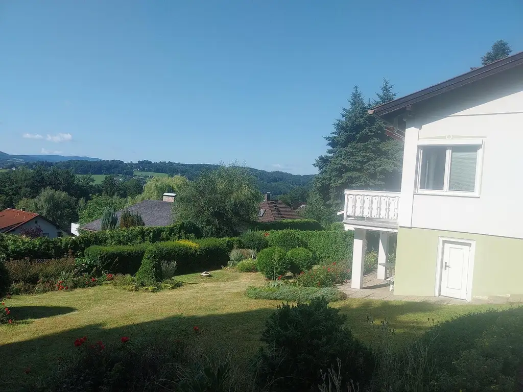 Sehr gepflegtes Einfamilienhaus, idyllische Grünlage in 3032 Eichgraben zu kaufen.