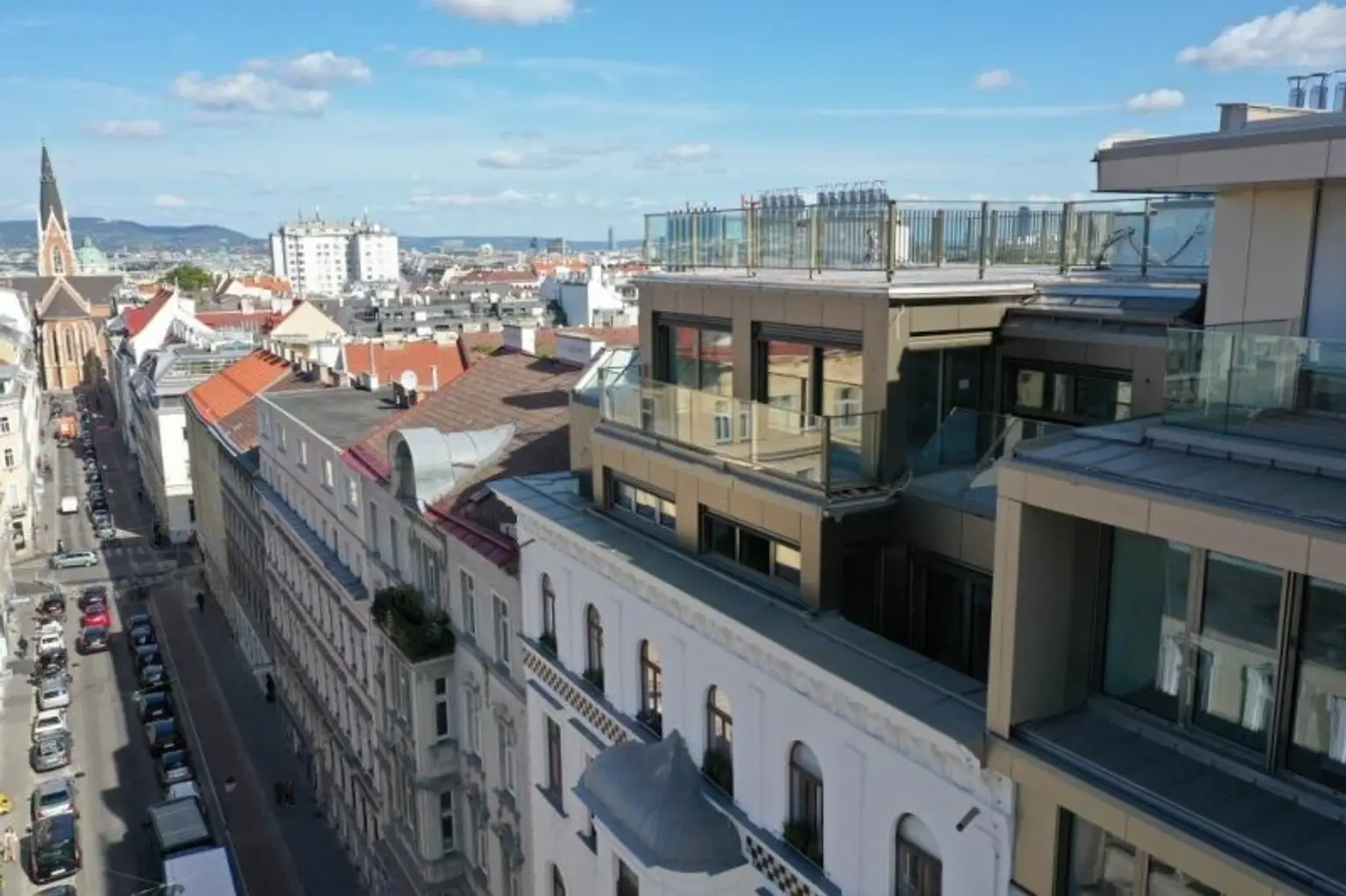 Luxuriöse Dachterrassenwohnung im Botschaftsviertel