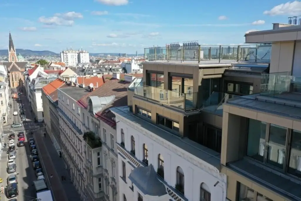 Luxuriöse Dachterrassenwohnung im Botschaftsviertel
