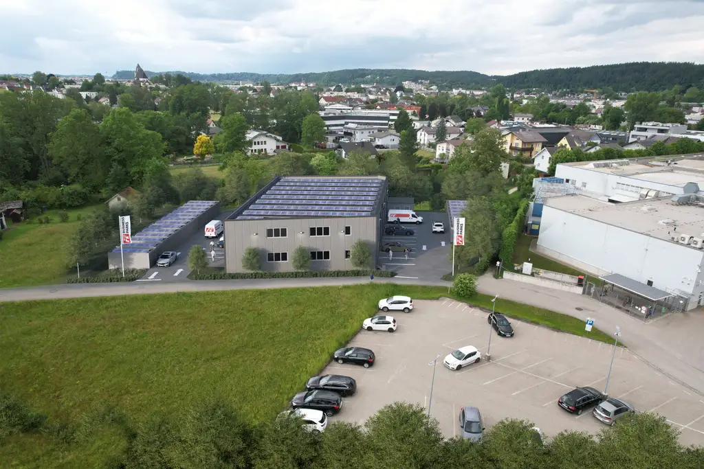 Betriebs-/Produktions- oder Lagerhallen mit Flächen von 63 - 117 m² zu verkaufen in Vöcklabruck / Nähe Varena (Top 01)