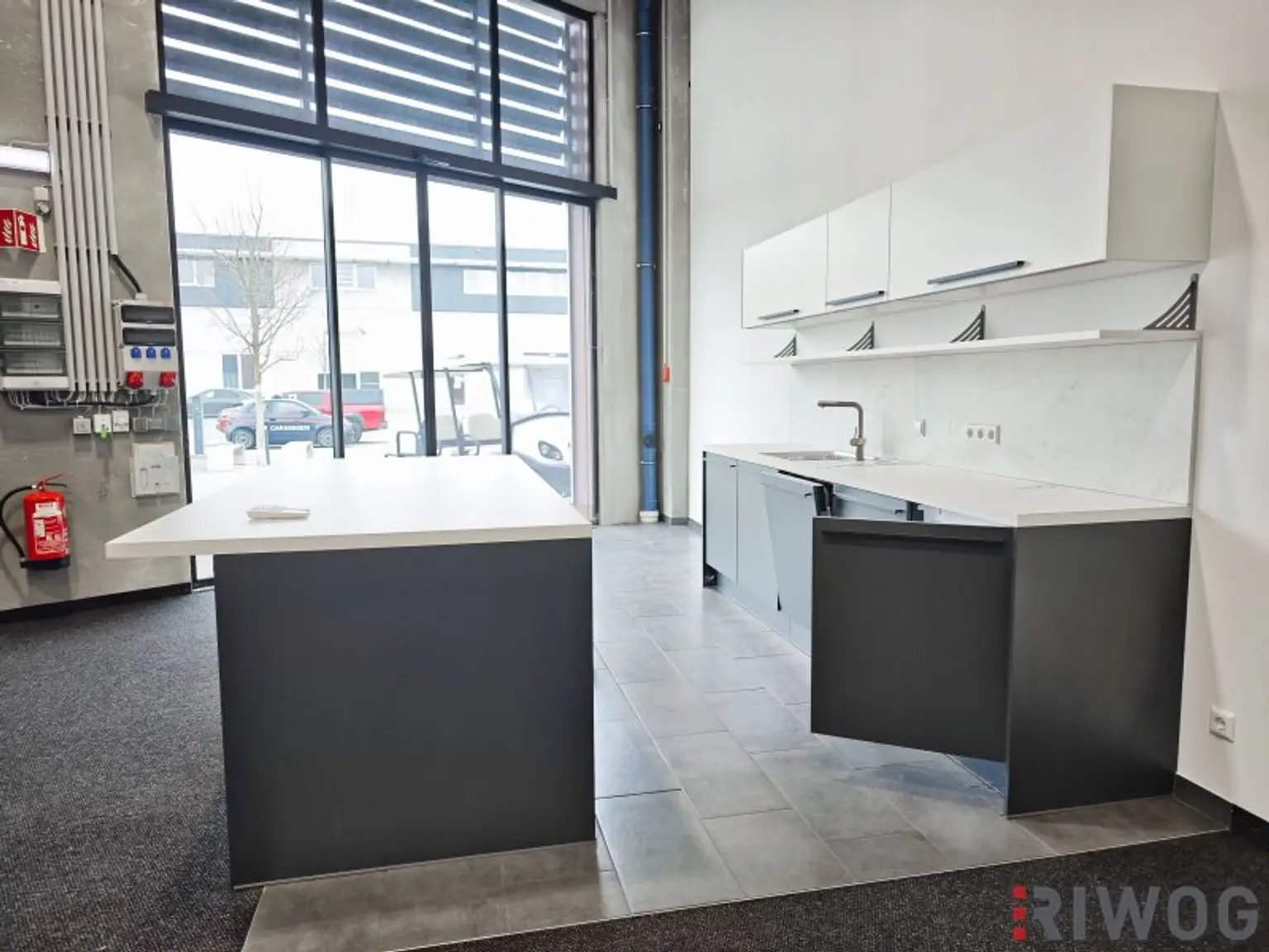 Schauraum/Büro & Produktion/Lager Kombination | 512m² Nutzfläche | LKW Zu- bzw. Einfahrt möglich