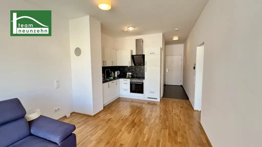 2 Zimmer-Wohnung in generalsaniertem Neubau mit ca. 6m2 Balkon.