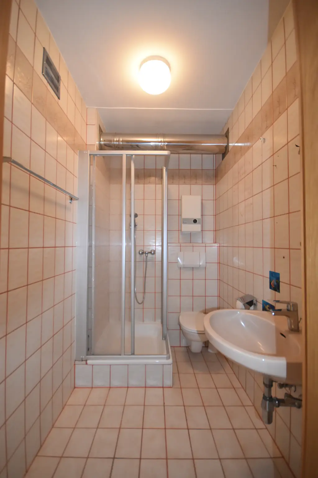 "GRÖDIG - Kleine gemütliche 2 Zimmer Wohnung mit Balkon und PKW-Stellplatz"