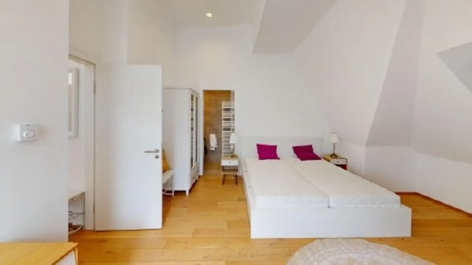Schlafzimmer 7