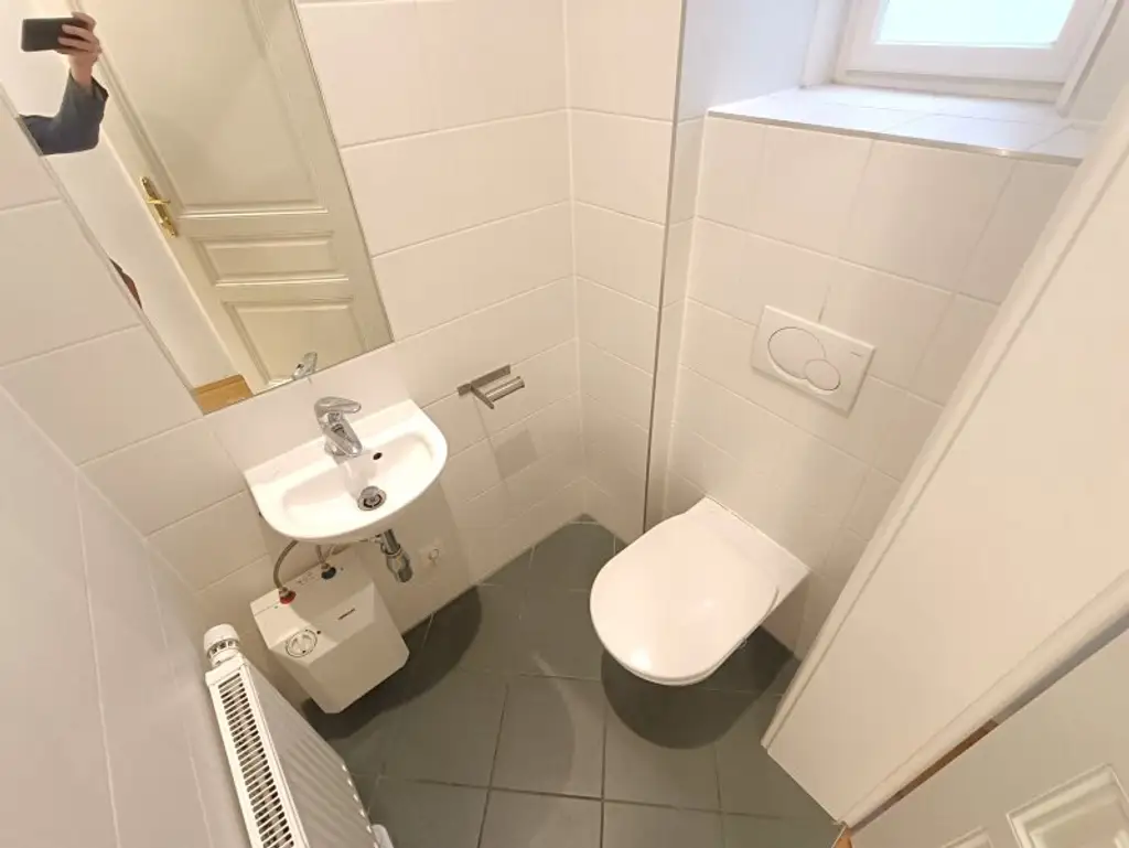 Büro oder Praxis in Bestlage gesucht? Großzügige 193 m² im 1. Bezirk! Jahrhundertwendehaus mit Fernwärme & Lift, Nähe U2 Schottenring!