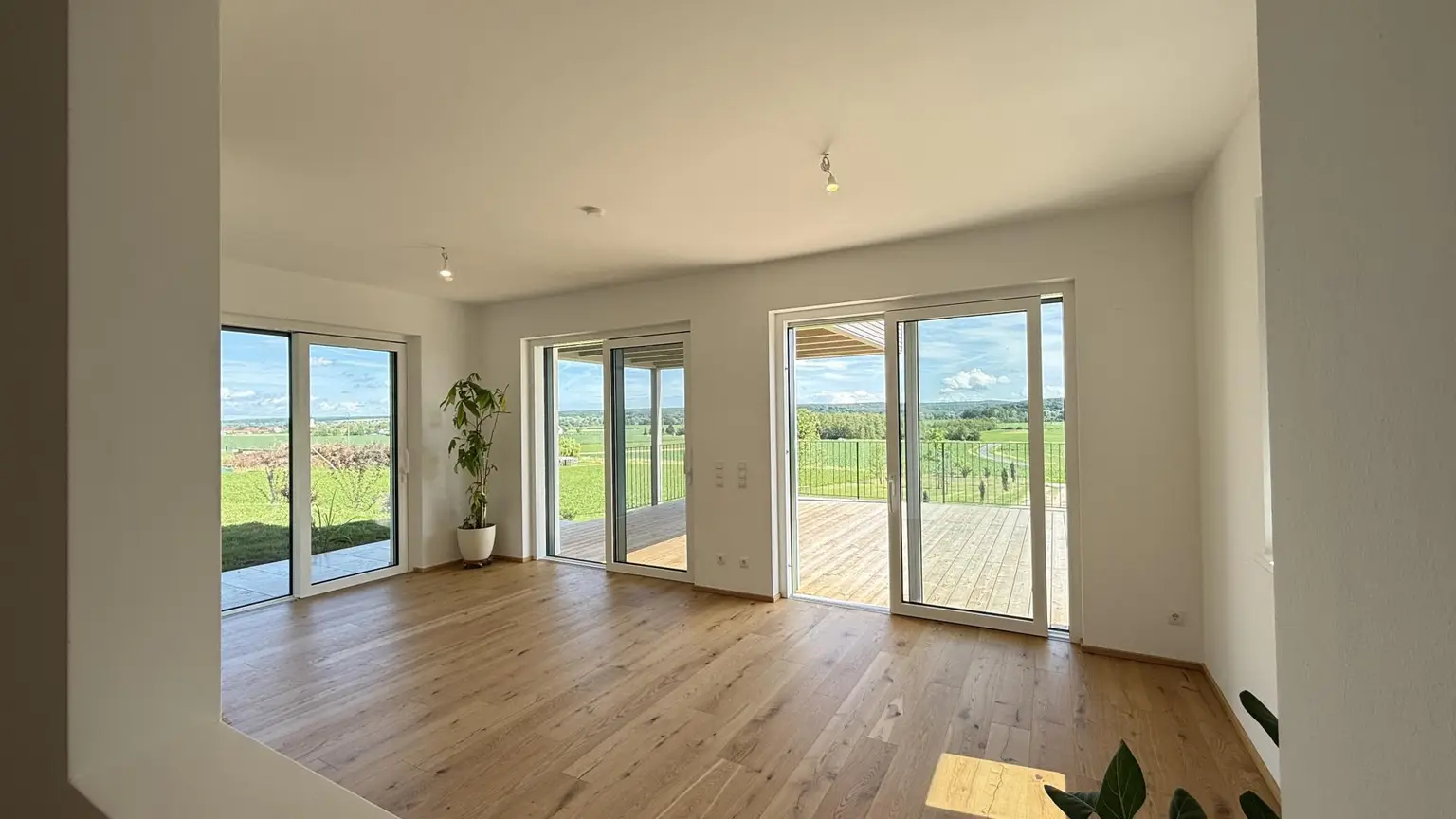 Wohnbereich mit großer Terrasse