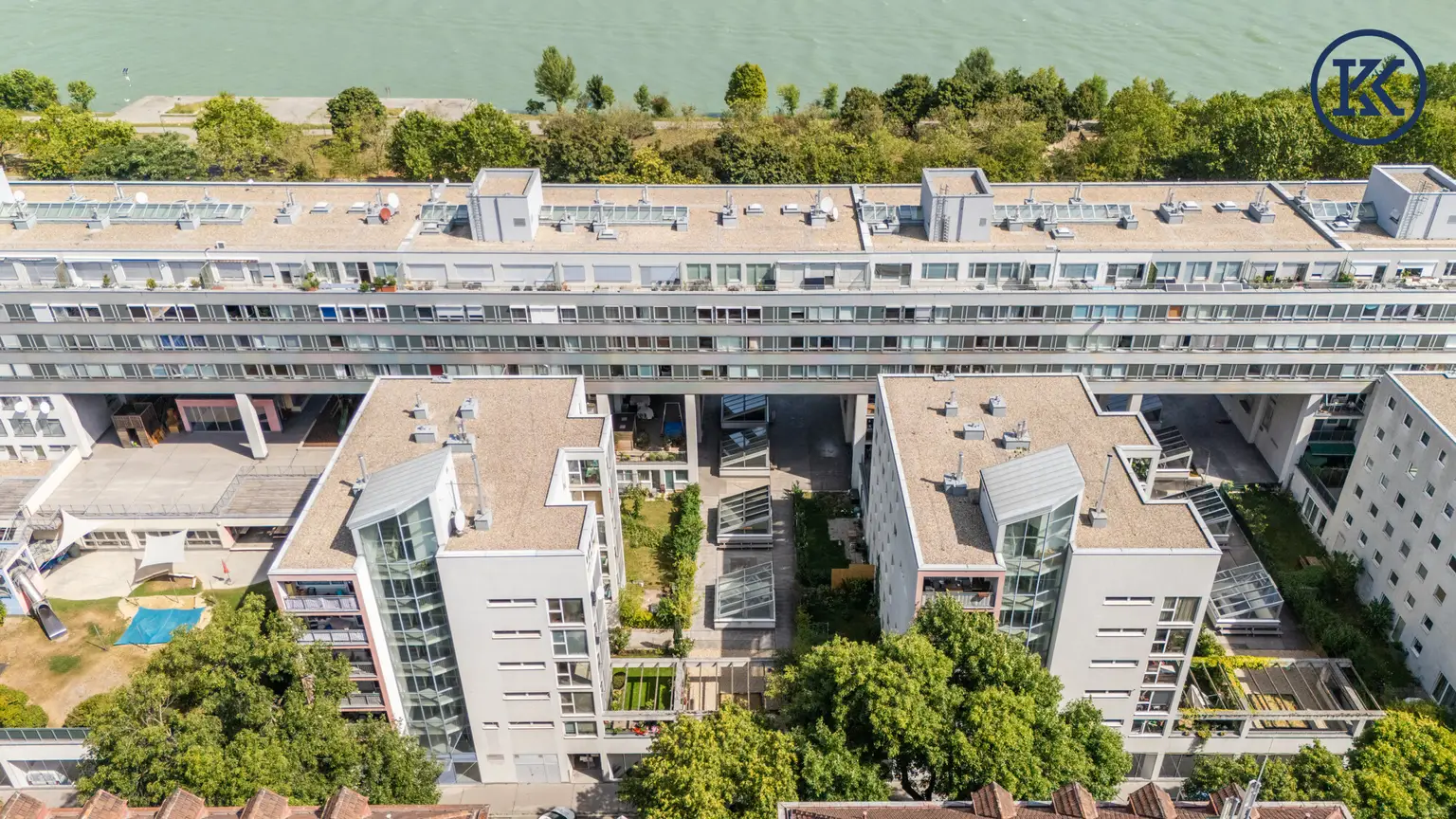 2 Zimmerwohnungen mit großer Terrasse im 8. Stockwerk!